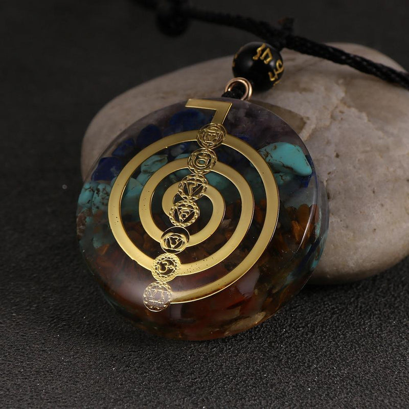 Colar Transmutador de Energia™ - Amuleto Orgonite 7 Chakras - Empório Zem